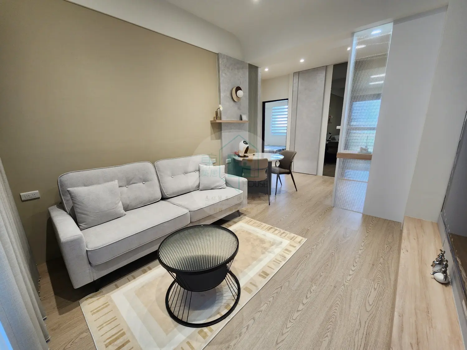 2 bedrooms apartment for sale in Tainan City | TWD 10 990 000 | 17 ping slide 1