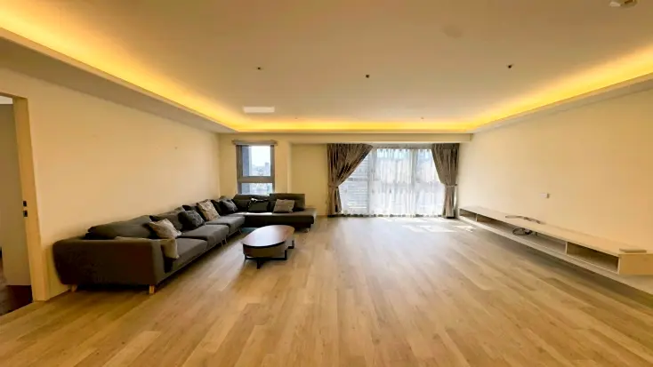 4 bedrooms apartment for rent in Zhongshan District, Taipei City | NT$ 185 000 | 68 ping slide 0