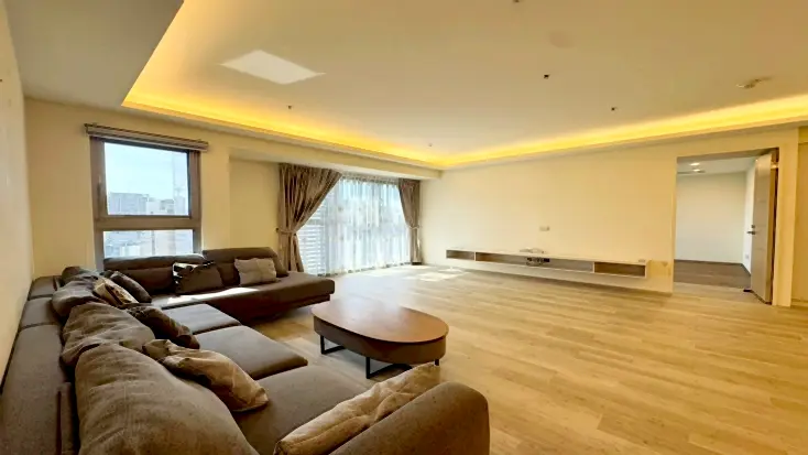 4 bedrooms apartment for rent in Zhongshan District, Taipei City | NT$ 185 000 | 68 ping slide 2