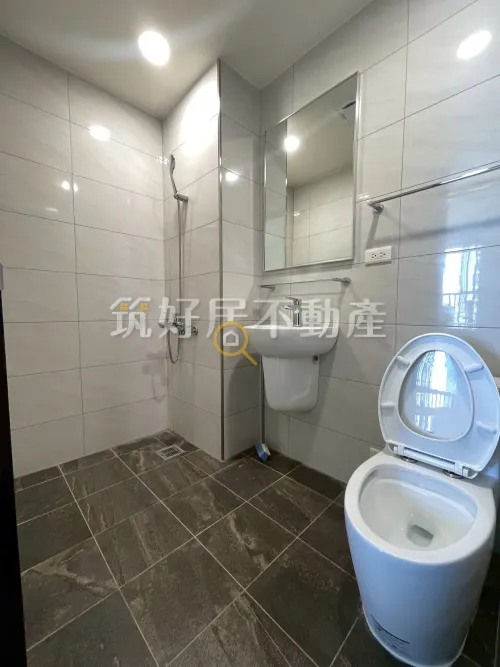 Apartment for rent TWD 32 800 - Section 2, Yonghua Road - 2 bedrooms