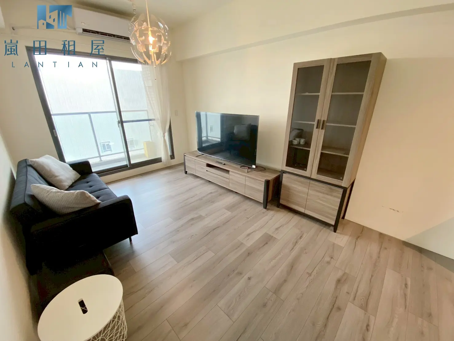 3 bedrooms apartment for rent in Tanzi District, Taichung City | NT$ 32 500 | 26 ping slide 0