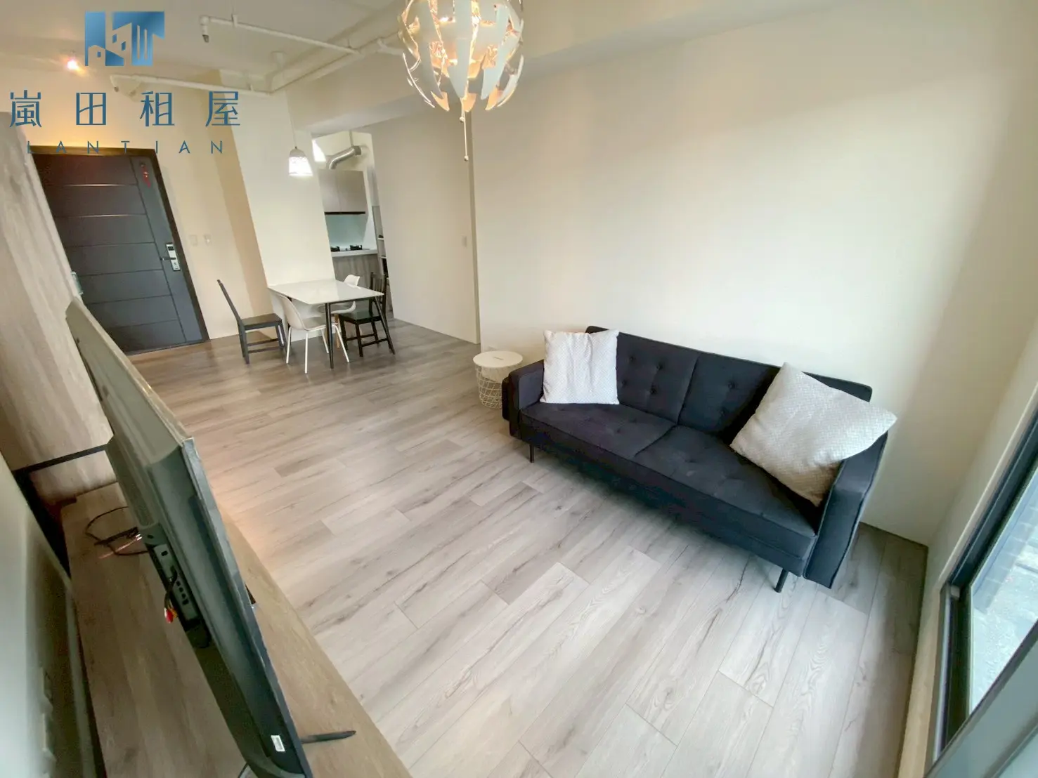 3 bedrooms apartment for rent in Tanzi District, Taichung City | NT$ 32 500 | 26 ping slide 1