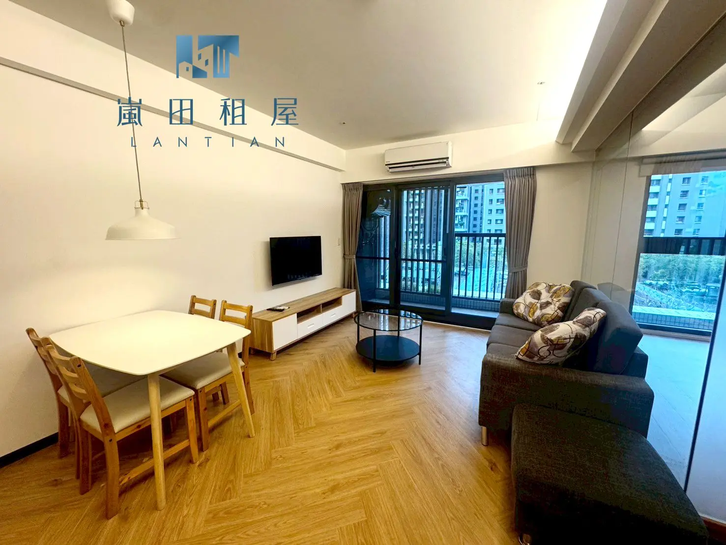 3 bedrooms apartment for rent in Xitun District, Taichung City | NT$ 38 000 | 25 ping slide 0