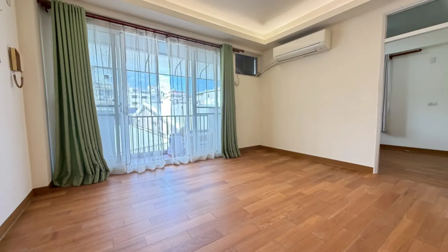 2 bedrooms apartment for rent TWD 18 800 - 23 ping - South District,Tainan City slide 2