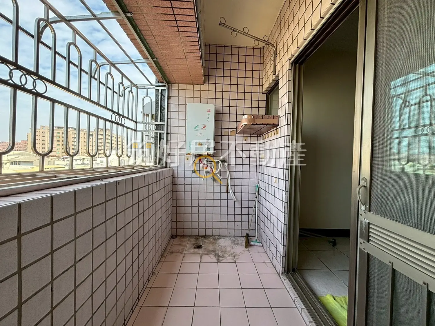 3 bedrooms apartment for sale TWD 13 880 000 - 27 ping - East District, Tainan City slide 14