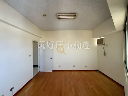 3 bedrooms apartment for sale TWD 13 880 000 - 27 ping - East District, Tainan City slide 9
