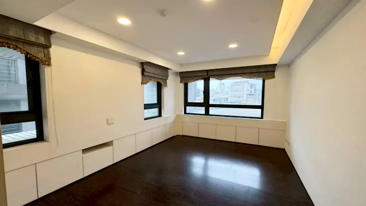 2 bedrooms apartment for rent in Zhongzheng District, Taipei City | NT$ 135 000 | 37 ping slide 6