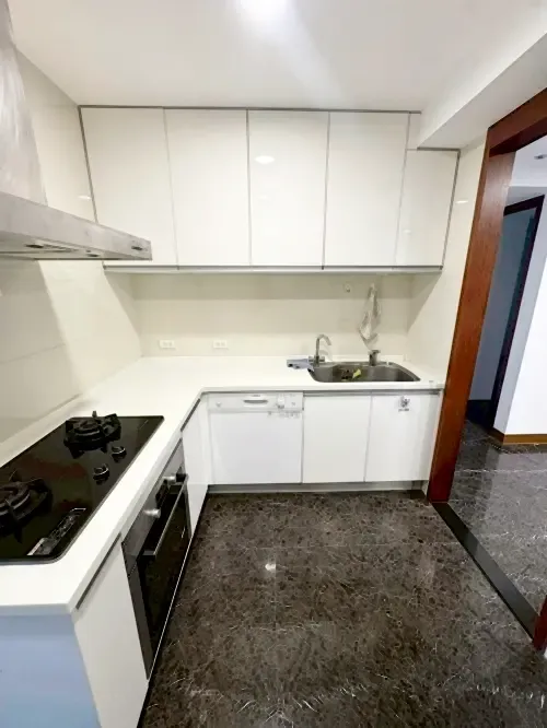 2 bedrooms apartment for rent in Zhongzheng District, Taipei City | NT$ 135 000 | 37 ping slide 3
