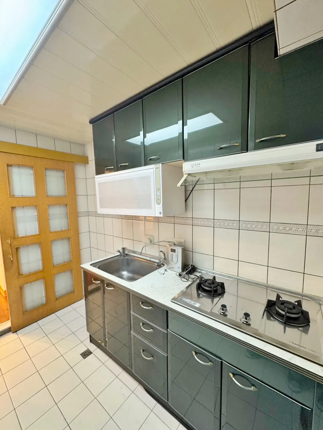 4 bedrooms apartment for rent in Daan District, Taipei City | NT$ 80 000 | 37 ping slide 3