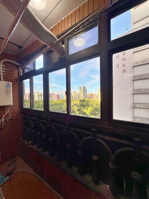Apartment for rent NT$ 80 000 - Section 2, Heping East Road - 4 bedrooms