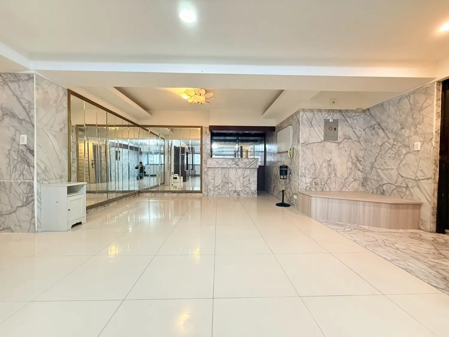 3 bedrooms apartment for sale TWD 51 800 000 - 37 ping - Taipei City,Songshan District slide 0