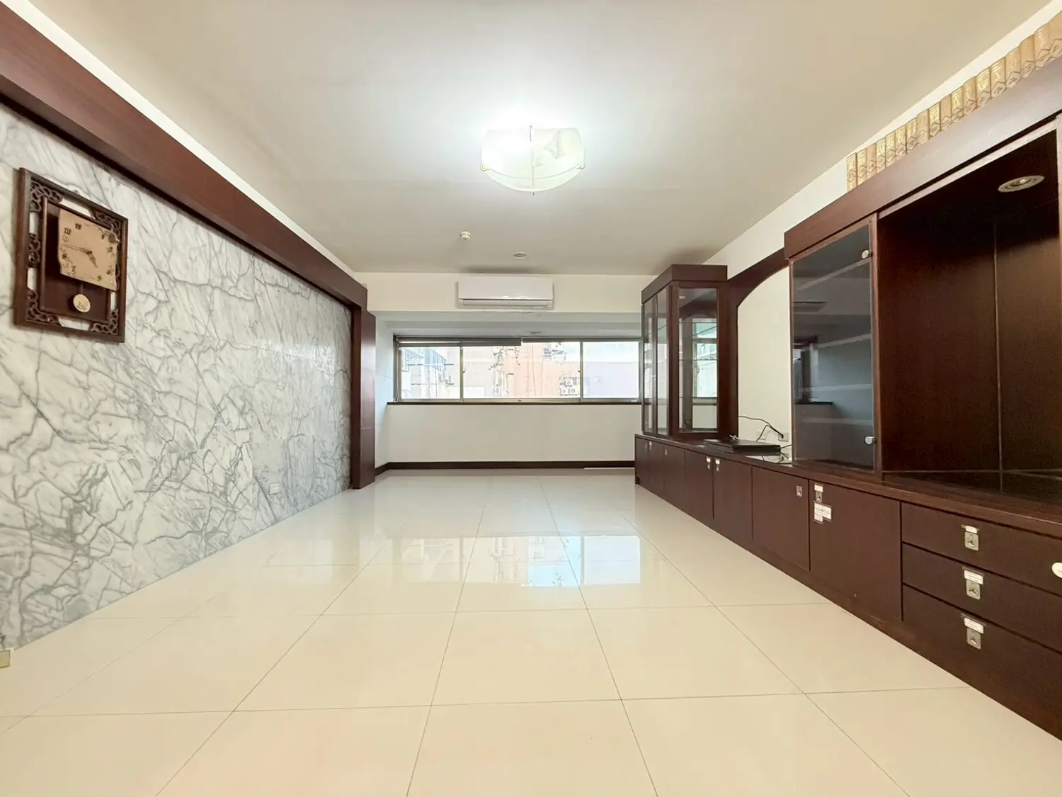 3 bedrooms apartment for sale TWD 51 800 000 - 37 ping - Taipei City,Songshan District slide 1