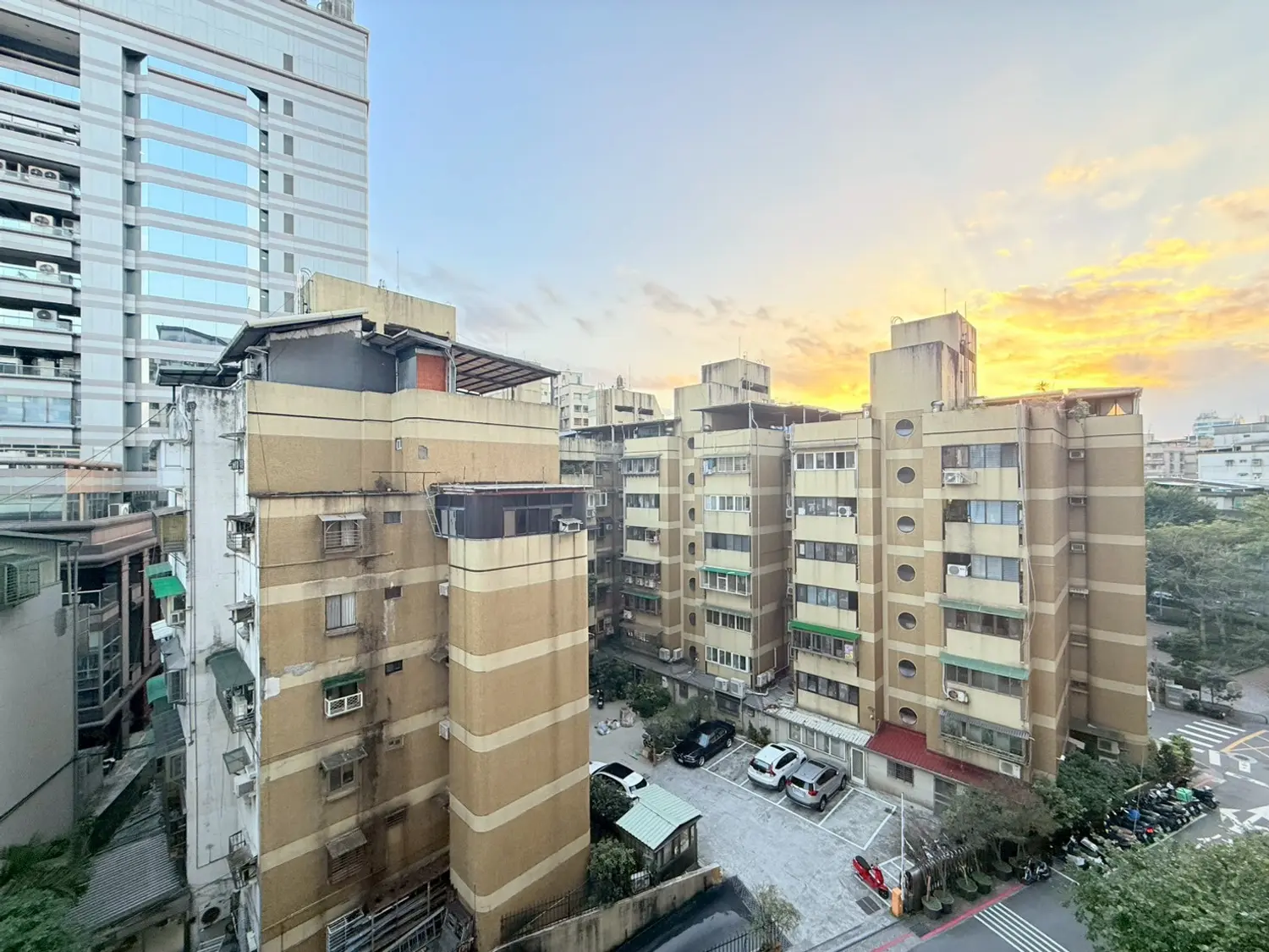 3 bedrooms apartment for sale TWD 51 800 000 - 37 ping - Taipei City,Songshan District slide 6