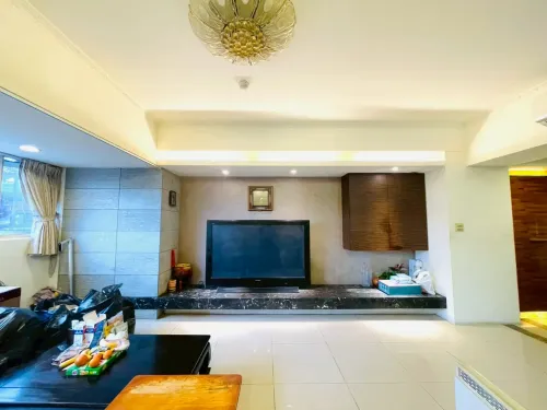 4 bedrooms apartment for sale in Songshan District, Taipei City | TWD 45 880 000 | 35 ping slide 1