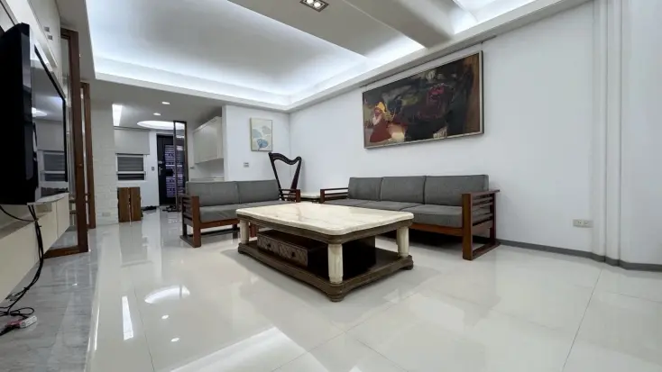 4 bedrooms apartment for rent in Xinyi District, Taipei City | NT$ 48 000 | 27 ping slide 1