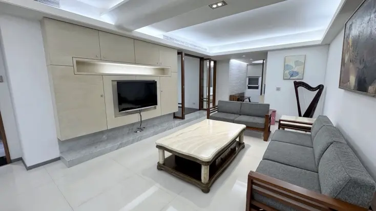 4 bedrooms apartment for rent in Xinyi District, Taipei City | NT$ 48 000 | 27 ping slide 4
