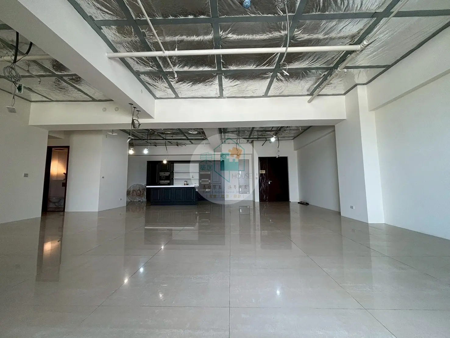 3 bedrooms apartment for sale in West Central District, Tainan City | TWD 43 990 000 | 59 ping slide 2