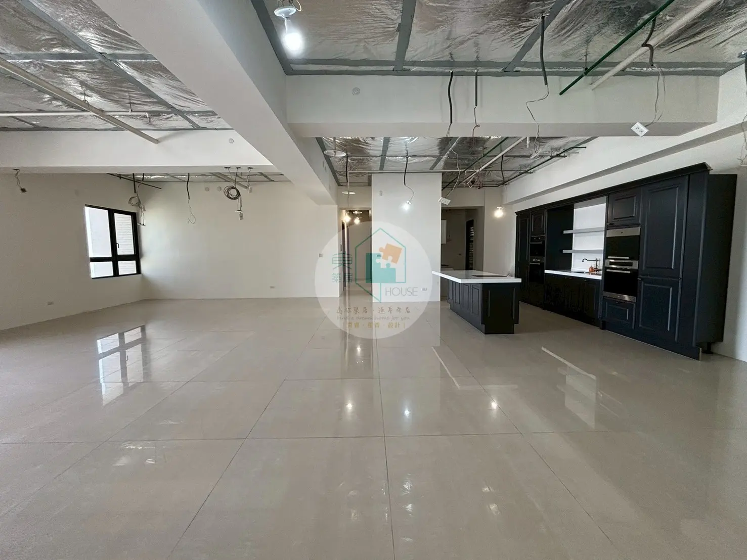 3 bedrooms apartment for sale in West Central District, Tainan City | TWD 43 990 000 | 59 ping slide 1