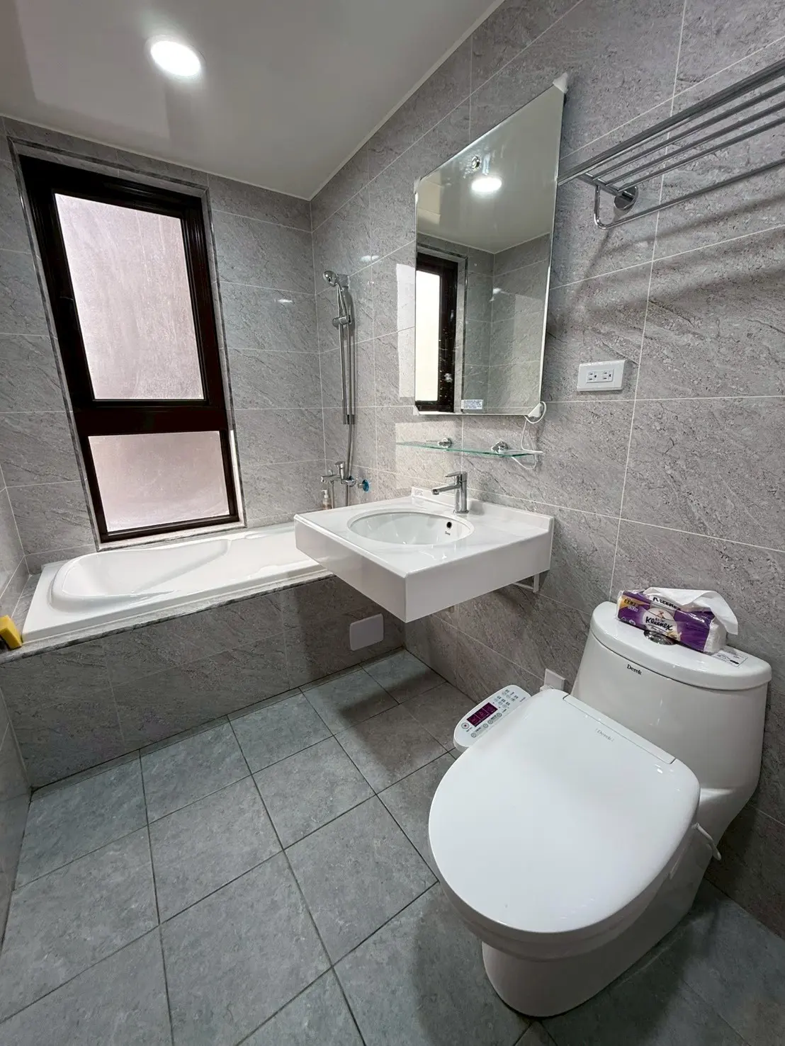 3 bedrooms apartment for rent in Gueiren District, Tainan City | NT$ 25 000 | 26 ping slide 5
