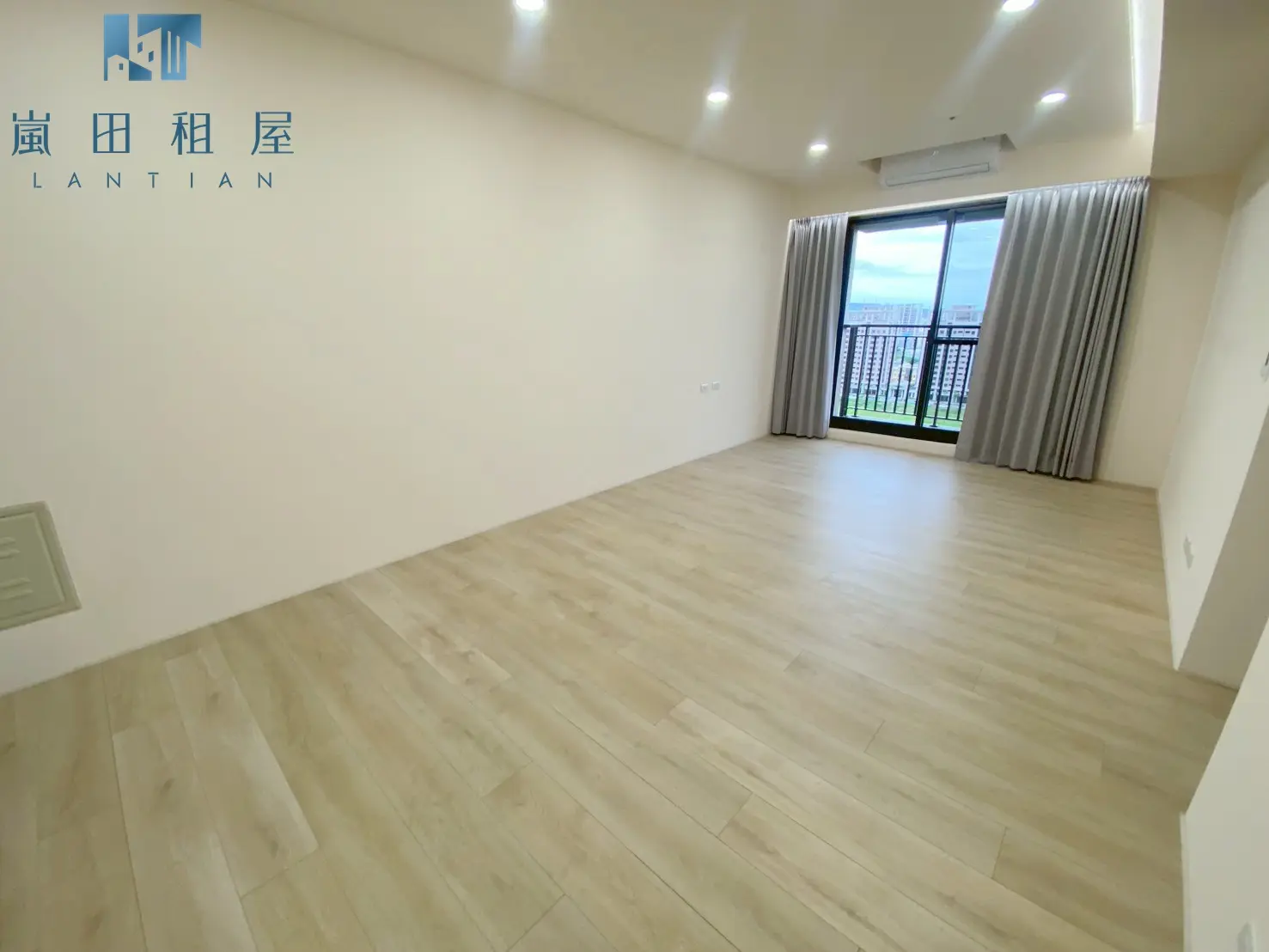 3 bedrooms apartment for sale in Shalu District, Taichung City | NT$ 25 000 000 | 26 ping slide 1