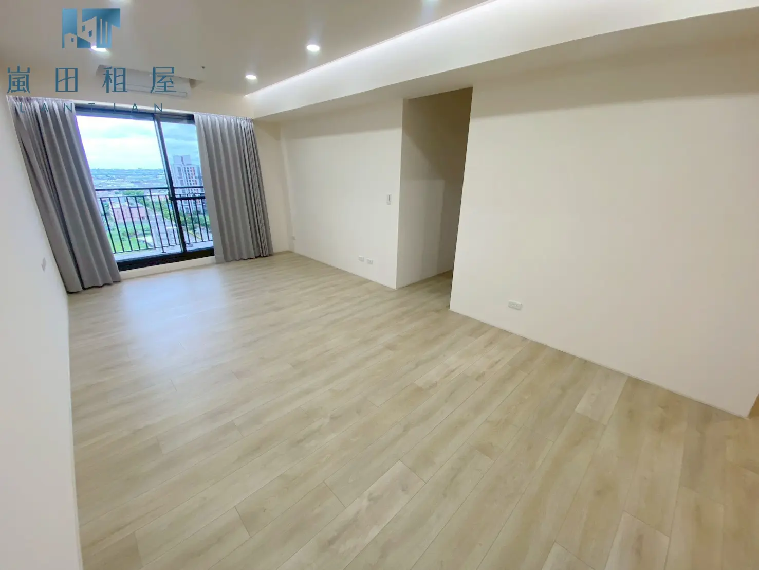 3 bedrooms apartment for sale in Shalu District, Taichung City | NT$ 25 000 000 | 26 ping slide 0