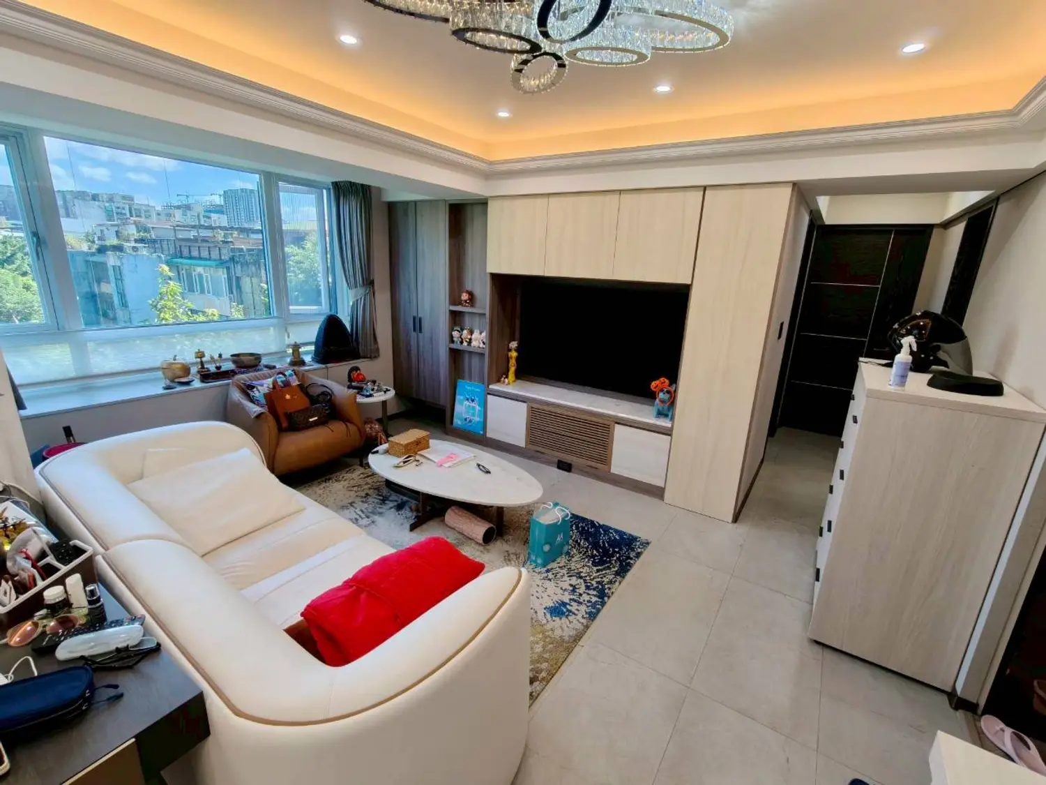 3 bedrooms apartment for sale TWD 56 800 000 - 31 ping - Songshan District,Taipei City slide 0