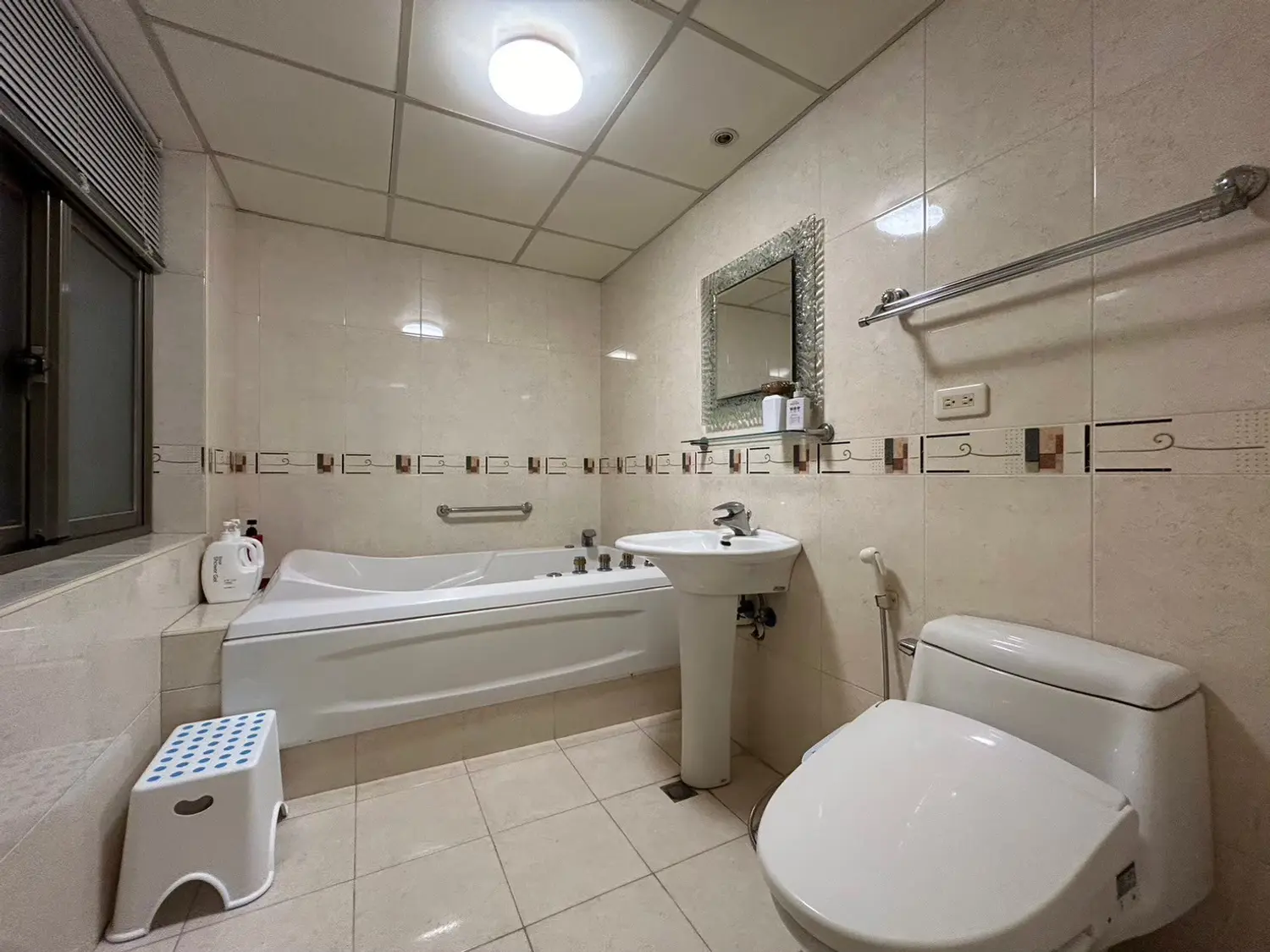 3 房 公寓 出租 TWD 16 000 - 5 坪 - 松山區, 台北市 slide 12