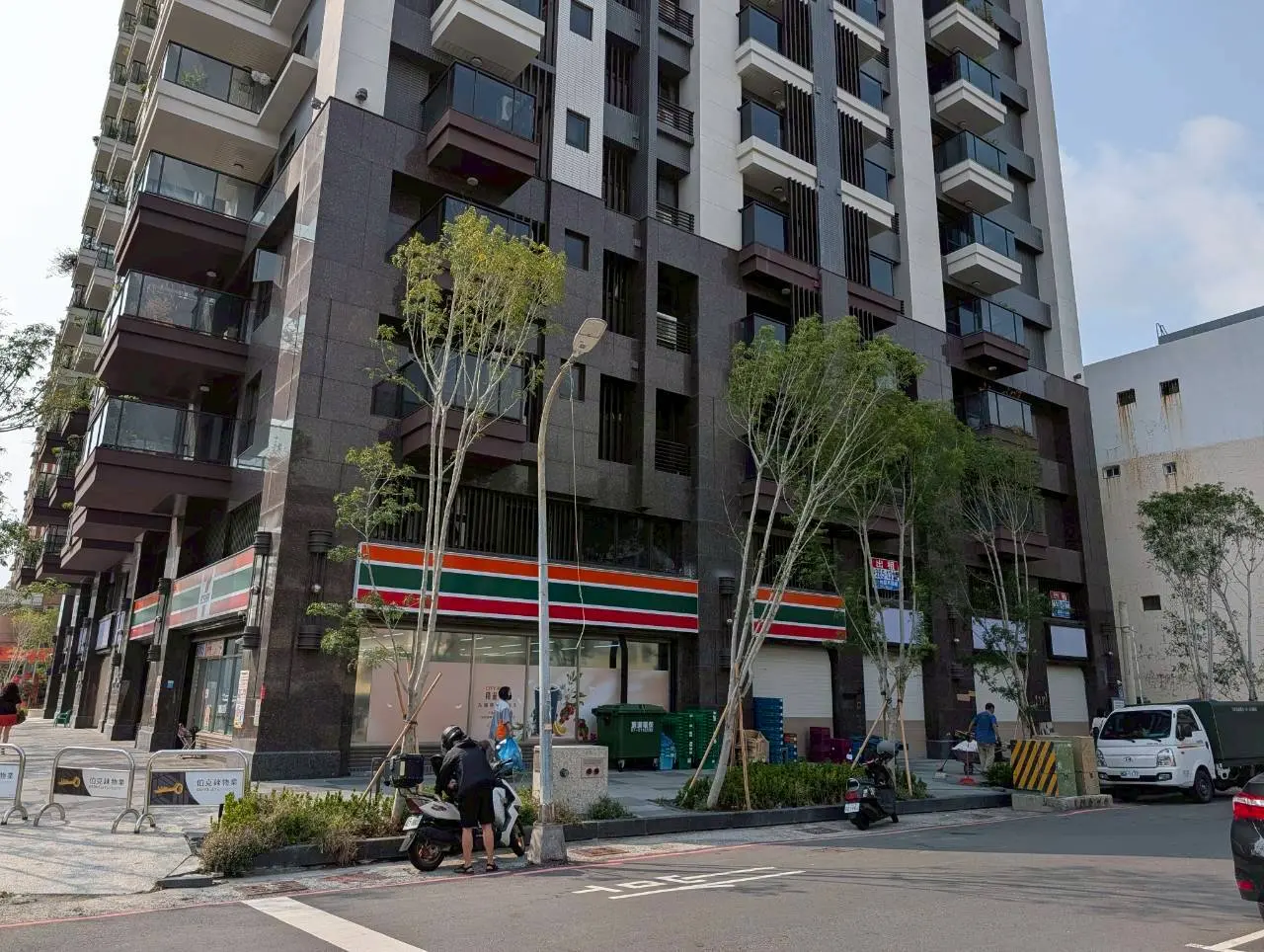 Shop / Retail for rent in Lingya District, Kaohsiung City | NT$ 31 000 | 12 ping slide 3