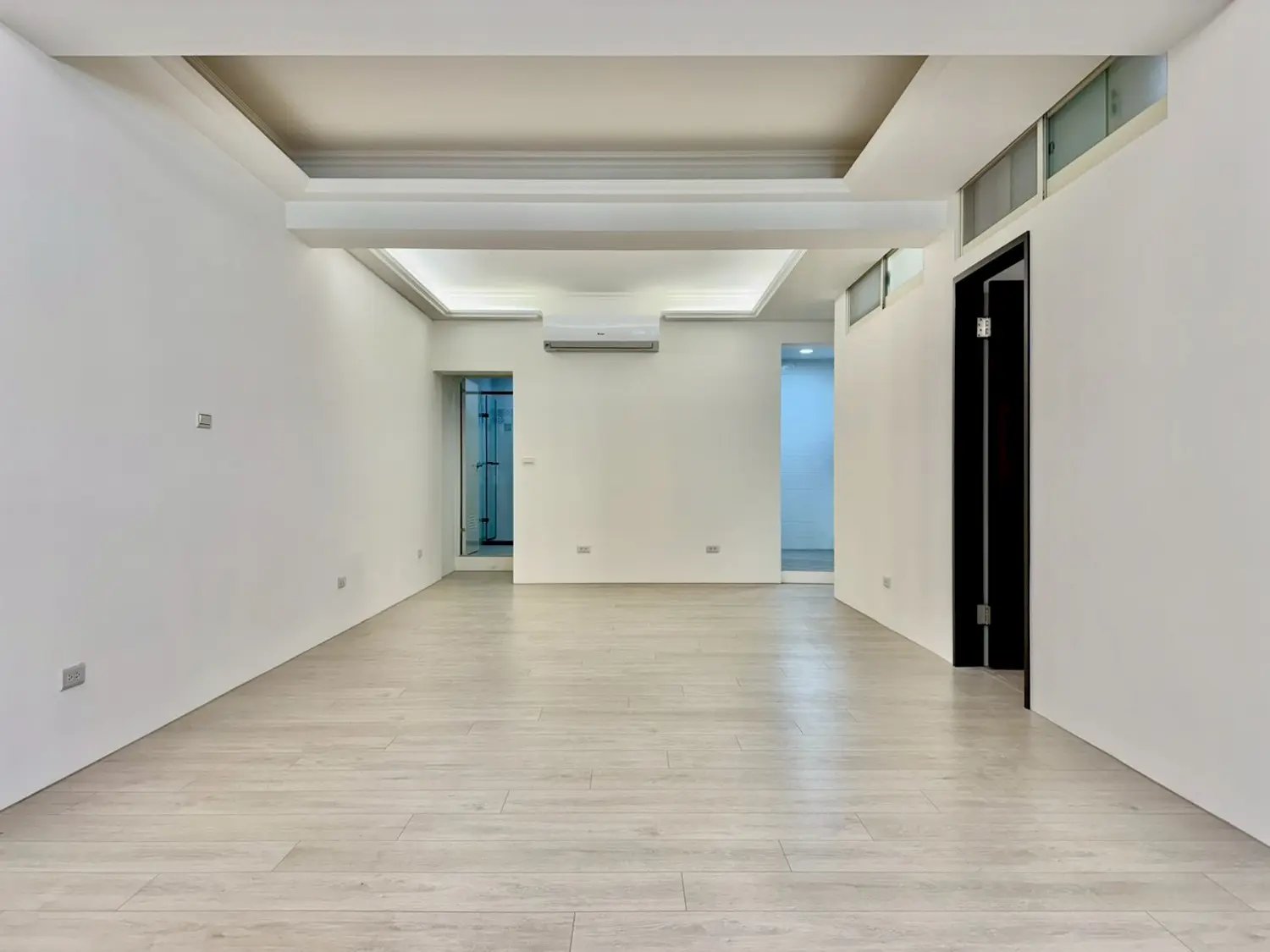 3 bedrooms apartment for sale TWD 24 880 000 - 29 ping - Songshan District,Taipei City slide 3