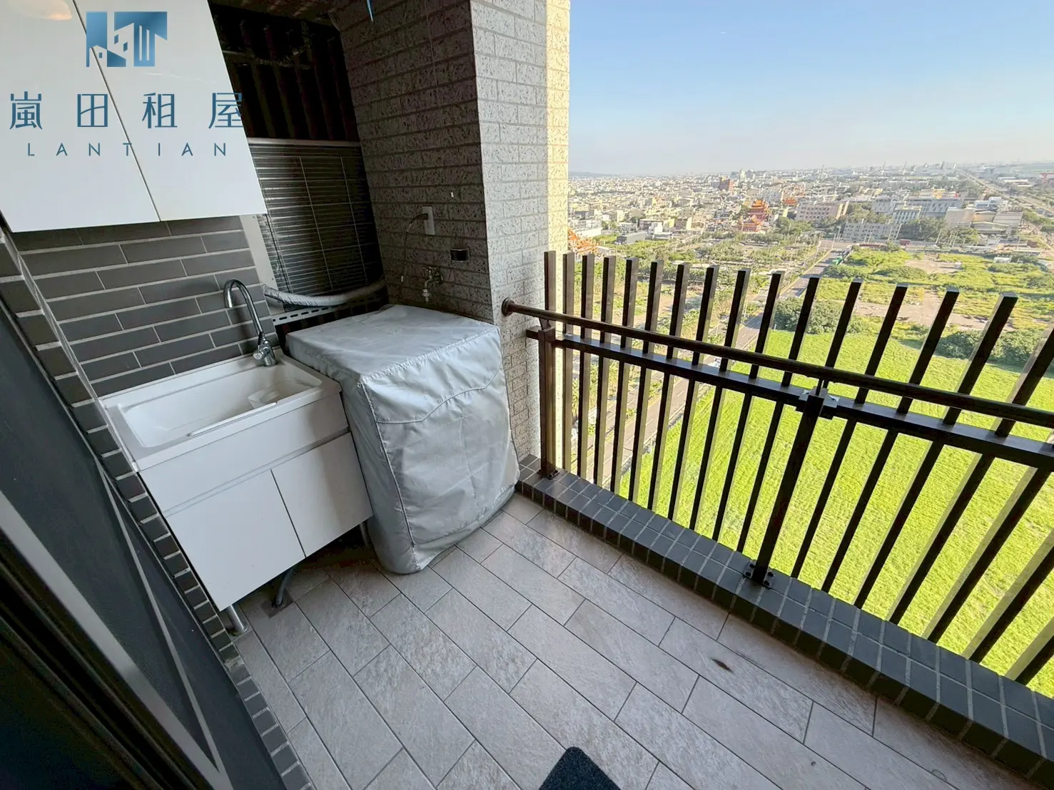 2 bedrooms apartment for rent in Wuqi District, Taichung City | NT$ 20 000 | 21 ping slide 7