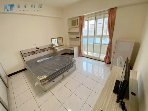 Room for rent in Xitun District, Taichung City | NT$ 15 000 | 8 ping slide 2