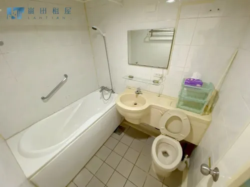 Room for rent in Xitun District, Taichung City | NT$ 15 000 | 8 ping slide 6