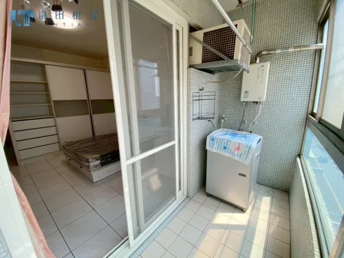 Room for rent in Xitun District, Taichung City | NT$ 15 000 | 8 ping slide 5