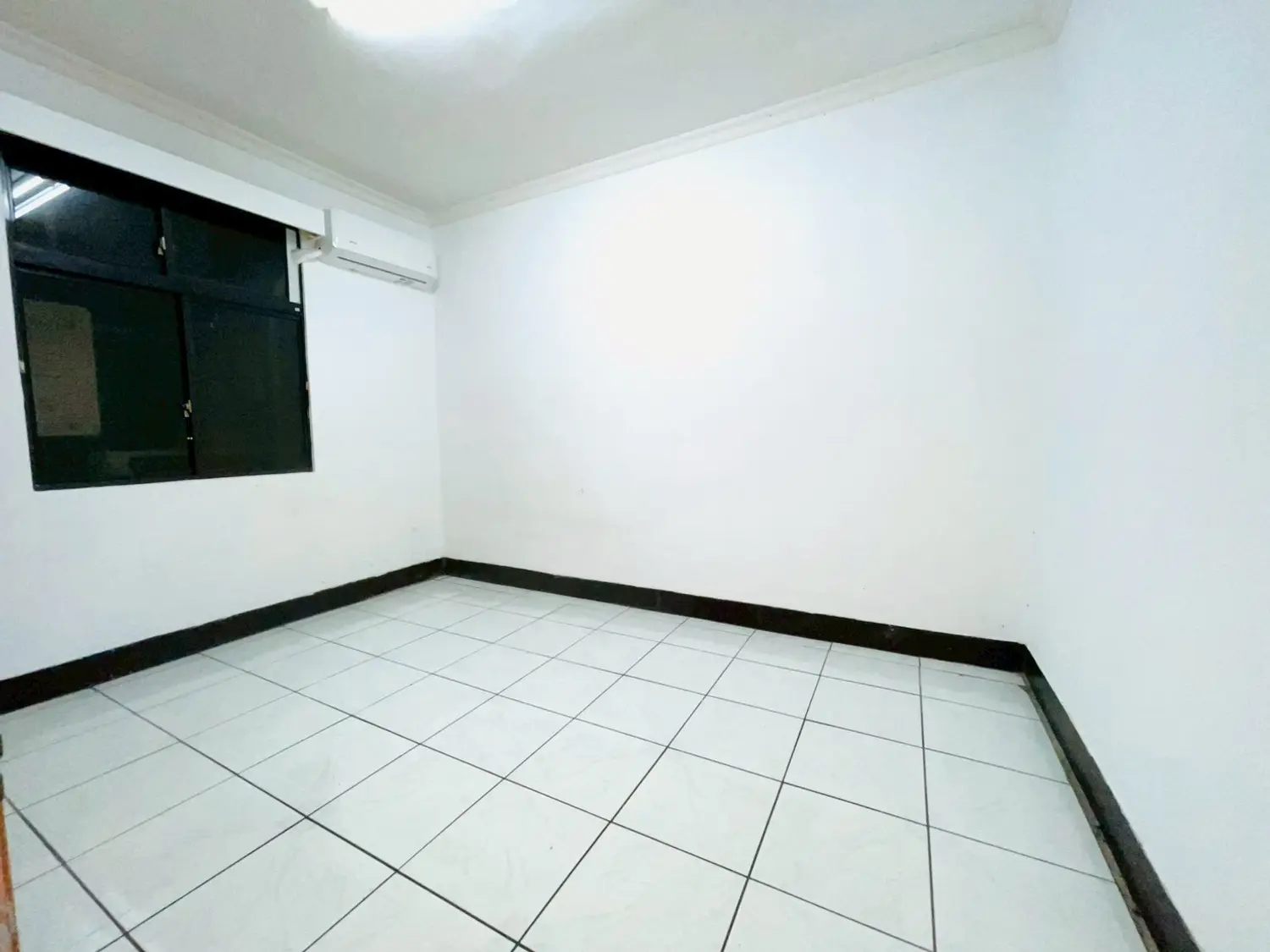 3 bedrooms apartment for sale TWD 30 880 000 - 29 ping - Taipei City,Songshan District slide 9