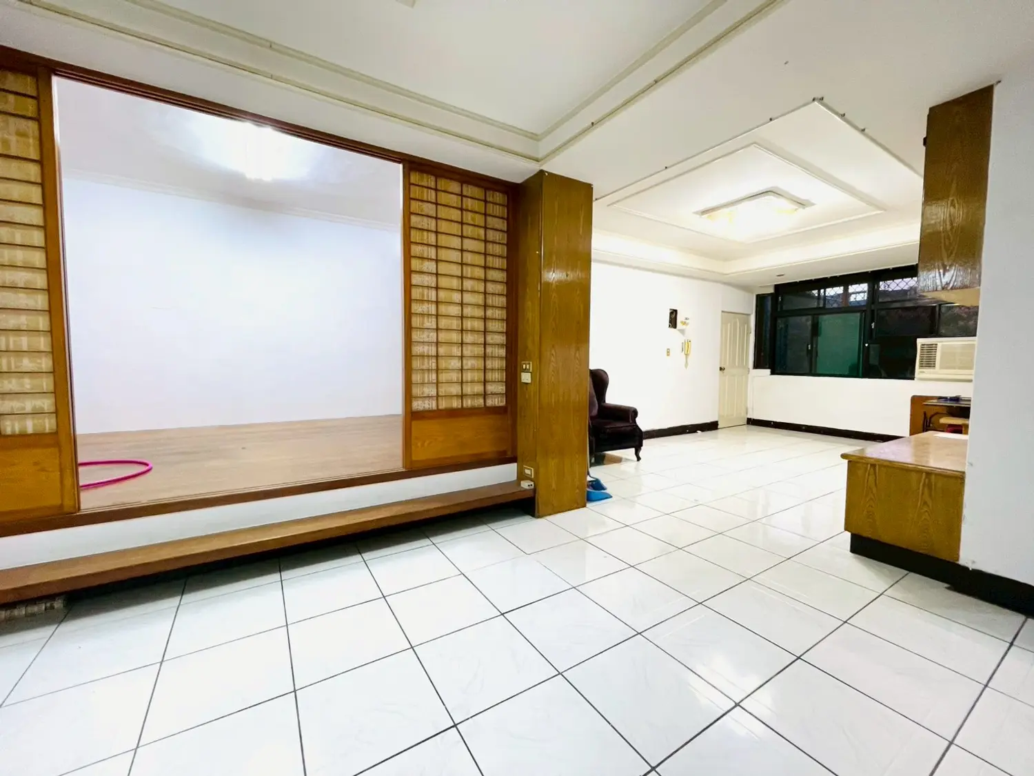 3 bedrooms apartment for sale TWD 30 880 000 - 29 ping - Taipei City,Songshan District slide 4