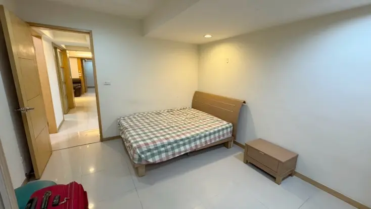 4 bedrooms apartment for rent in Songshan District, Taipei City | NT$ 56 000 | 32 ping slide 11