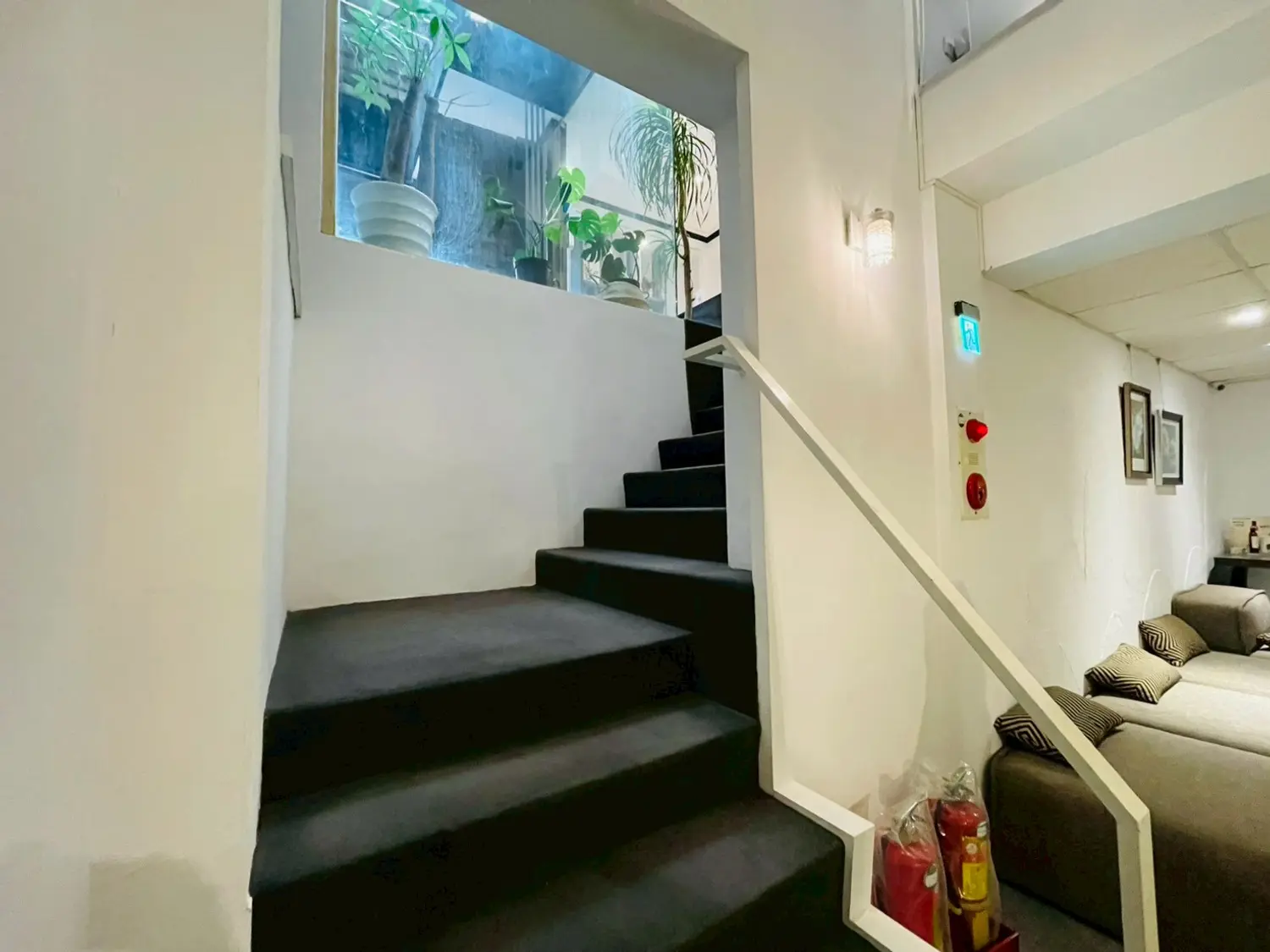 5 bedrooms apartment for rent TWD 90 000 - 27 ping - Songshan District,Taipei City slide 3