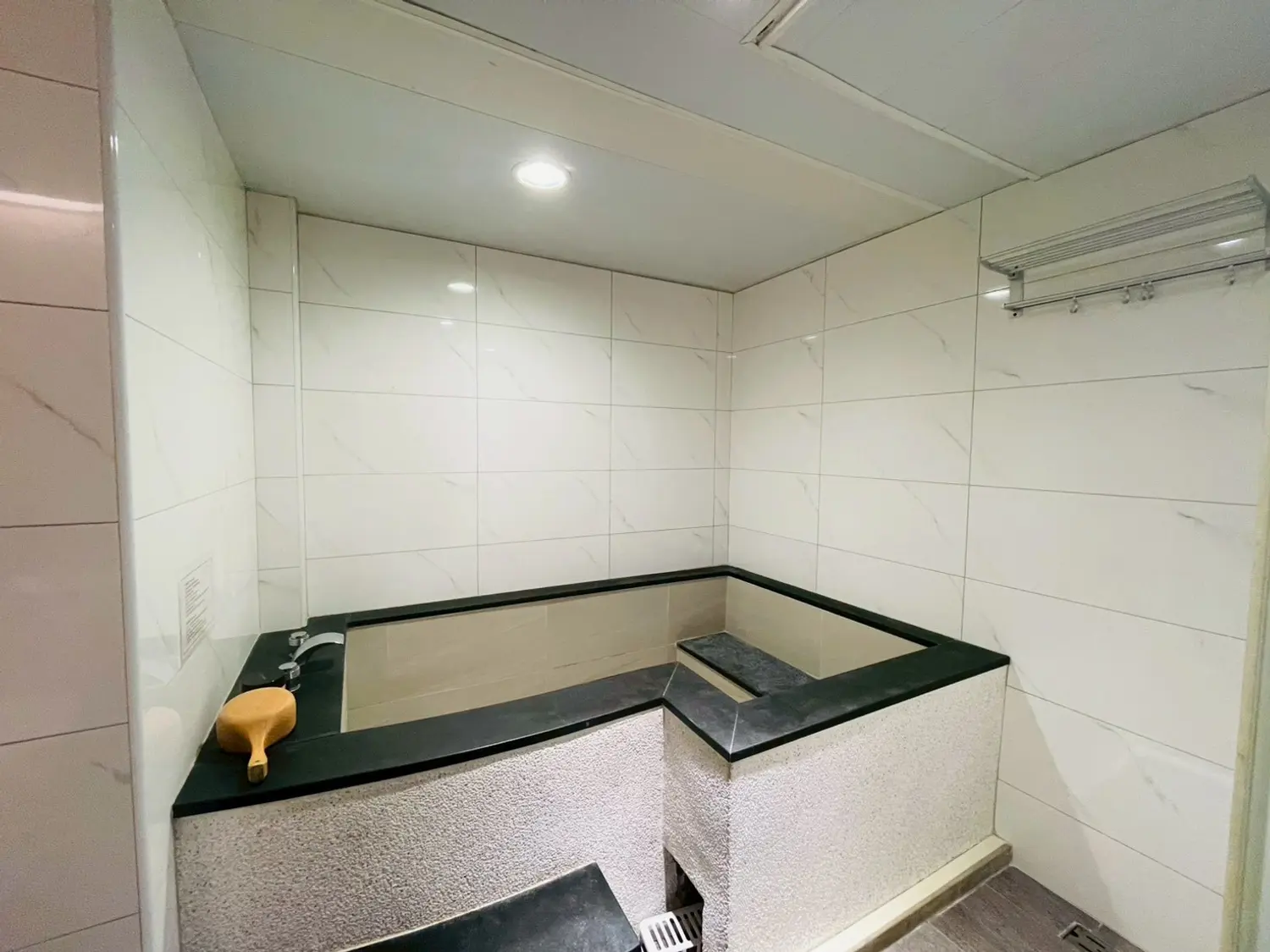 5 bedrooms apartment for rent TWD 90 000 - 27 ping - Songshan District,Taipei City slide 5