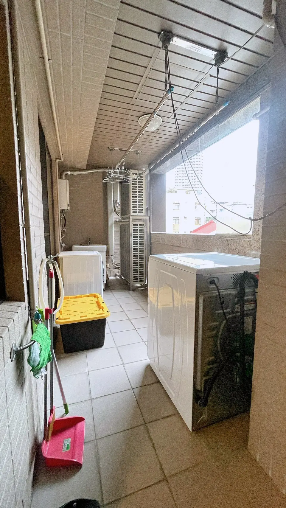 3 bedrooms apartment for rent in Xinyi District, Taipei City | NT$ 175 000 | 45 ping slide 1