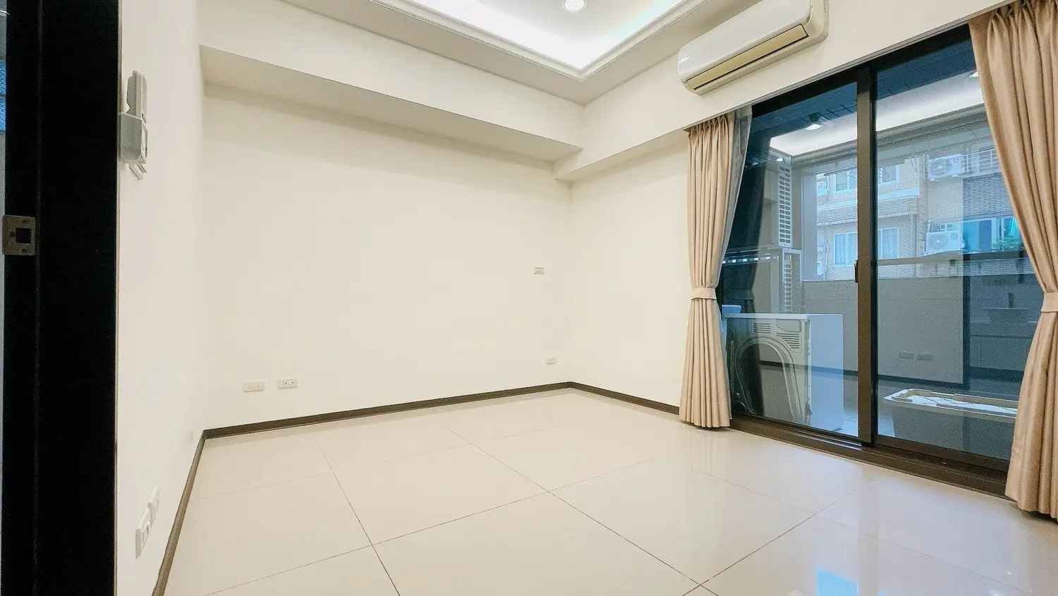 3 bedrooms apartment for rent in Xinyi District, Taipei City | NT$ 175 000 | 45 ping slide 5