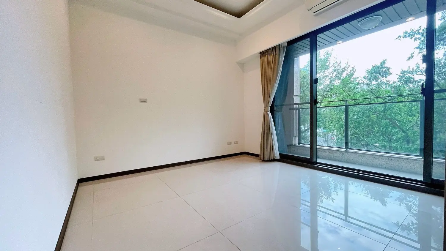 3 bedrooms apartment for rent in Xinyi District, Taipei City | NT$ 175 000 | 45 ping slide 6