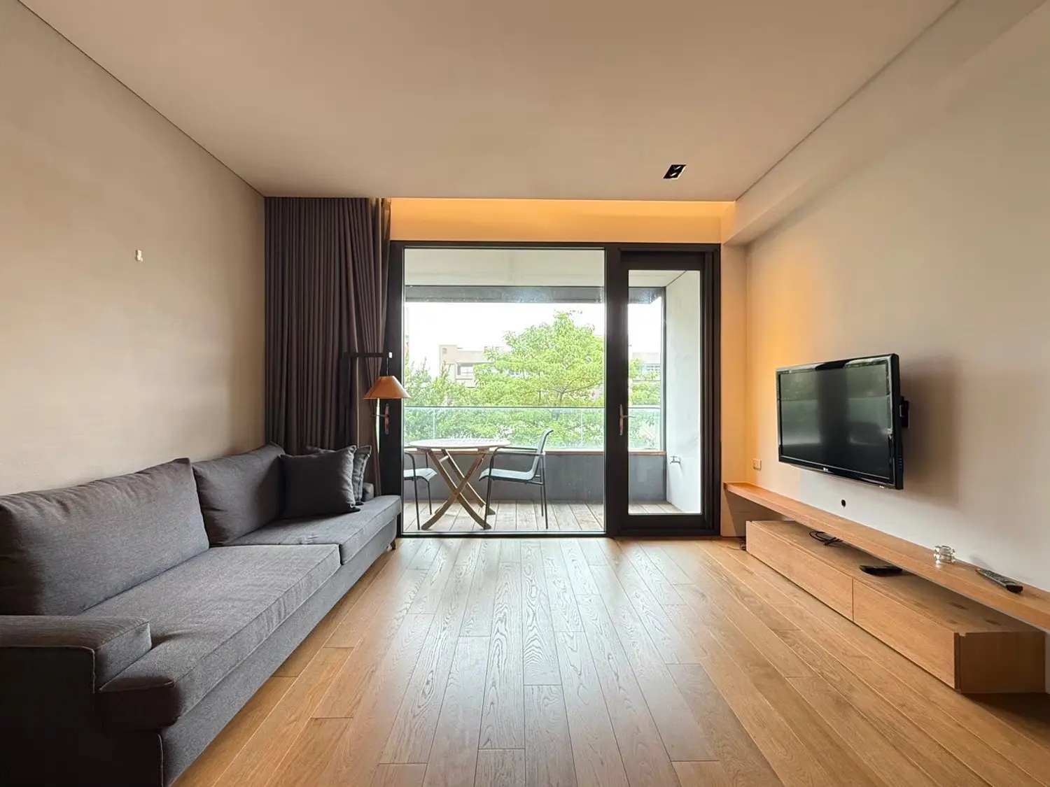 3 bedrooms apartment for sale TWD 39 800 000 - 34 ping - Taipei City,Songshan District slide 0