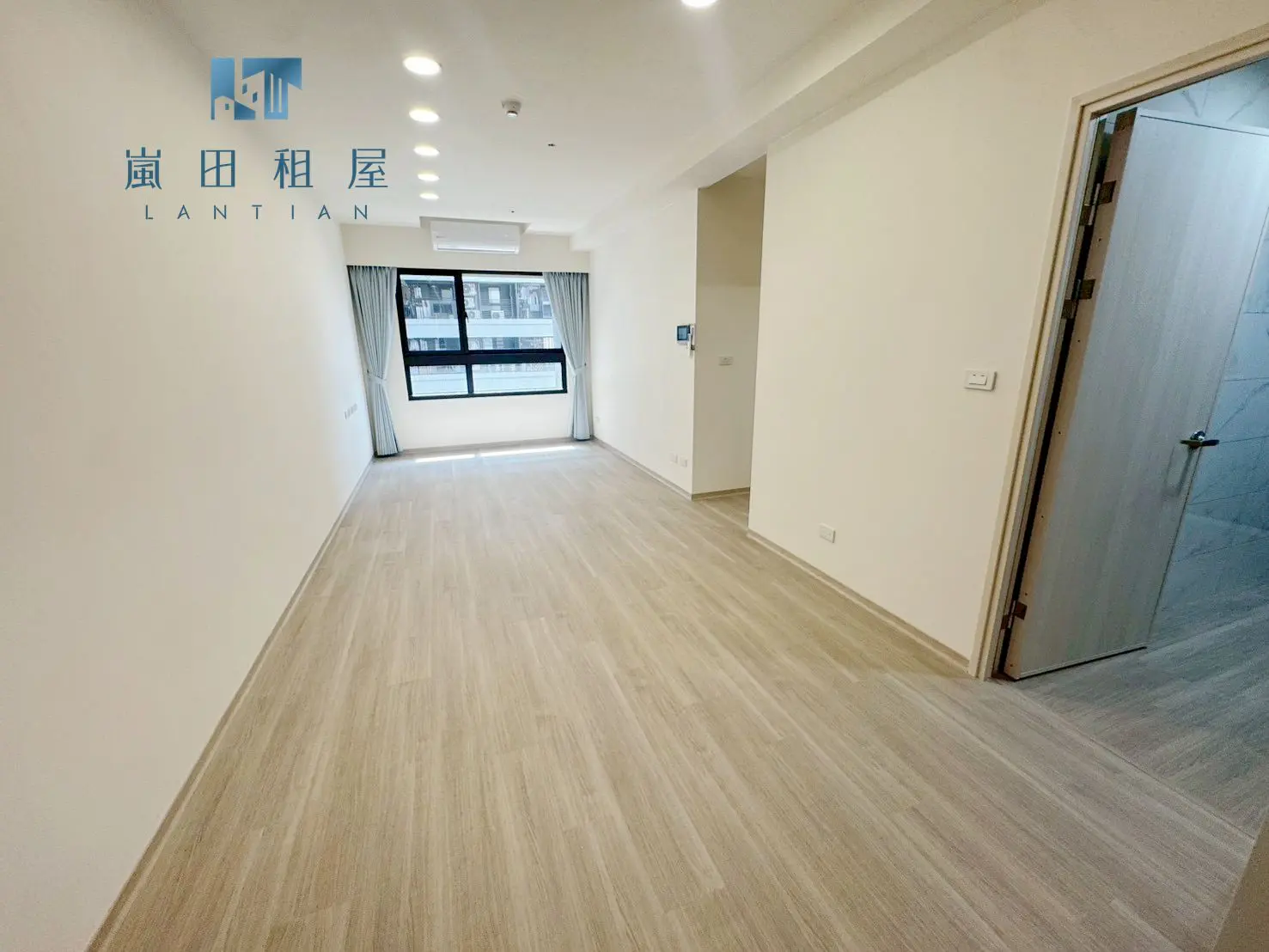 2 bedrooms apartment for rent in Nantun District, Taichung City | NT$ 26 000 | 20 ping slide 0