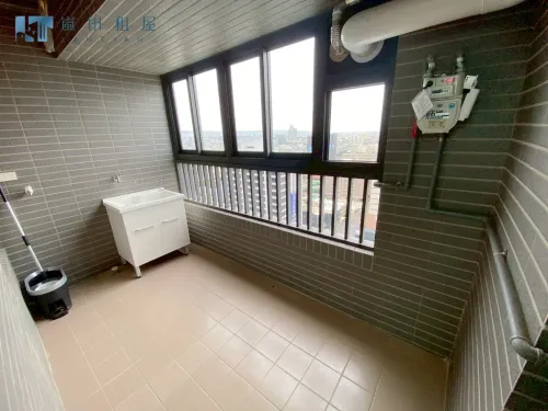 Apartment for rent TWD 23 000 - Gangxin 1st Rd - 3 bedrooms