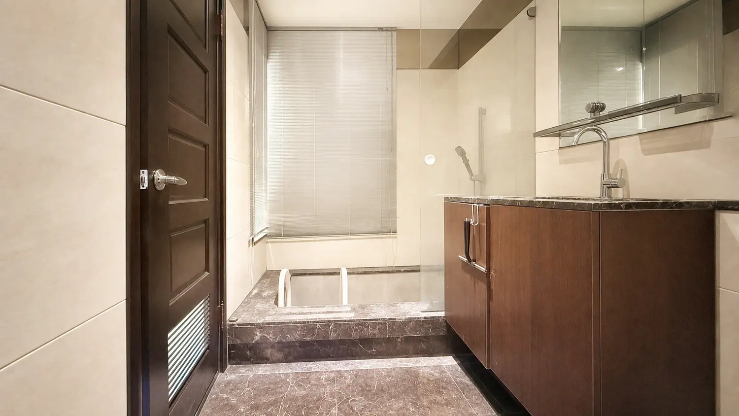 2 bedrooms apartment for sale in Xitun District, Taichung City | NT$ 28 000 000 | 16 ping slide 6