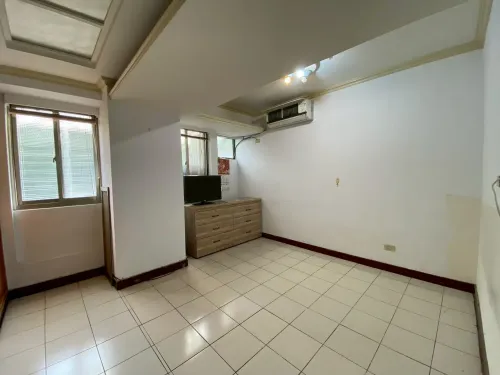4 bedrooms apartment for sale TWD 53 880 000 - 30 ping - Songshan District, Taipei City slide 3