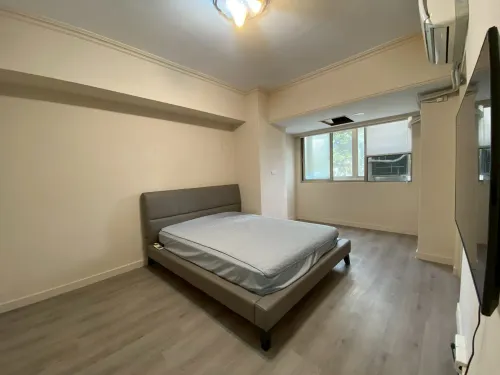 4 bedrooms apartment for sale TWD 53 880 000 - 30 ping - Songshan District, Taipei City slide 1