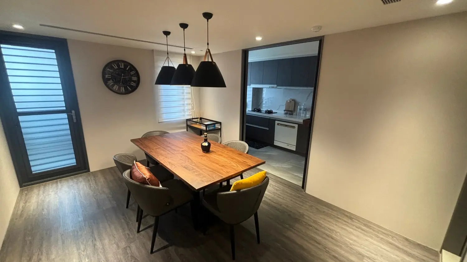 3 bedrooms apartment for rent in Daan District, Taipei City | NT$ 180 000 | 31 ping slide 9