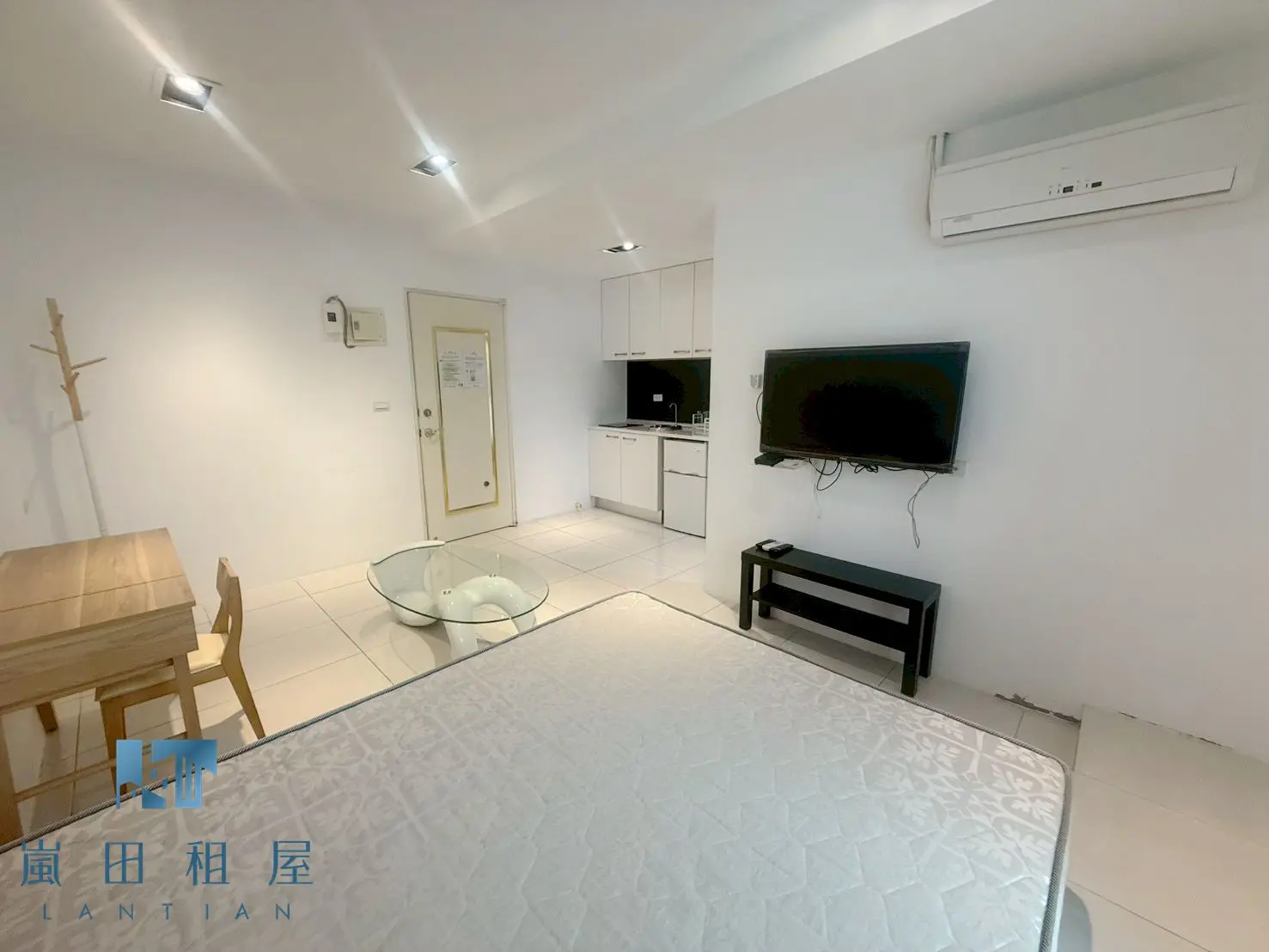 Room for rent in Beitun District, Taichung City | NT$ 12 500 | 8 ping slide 2