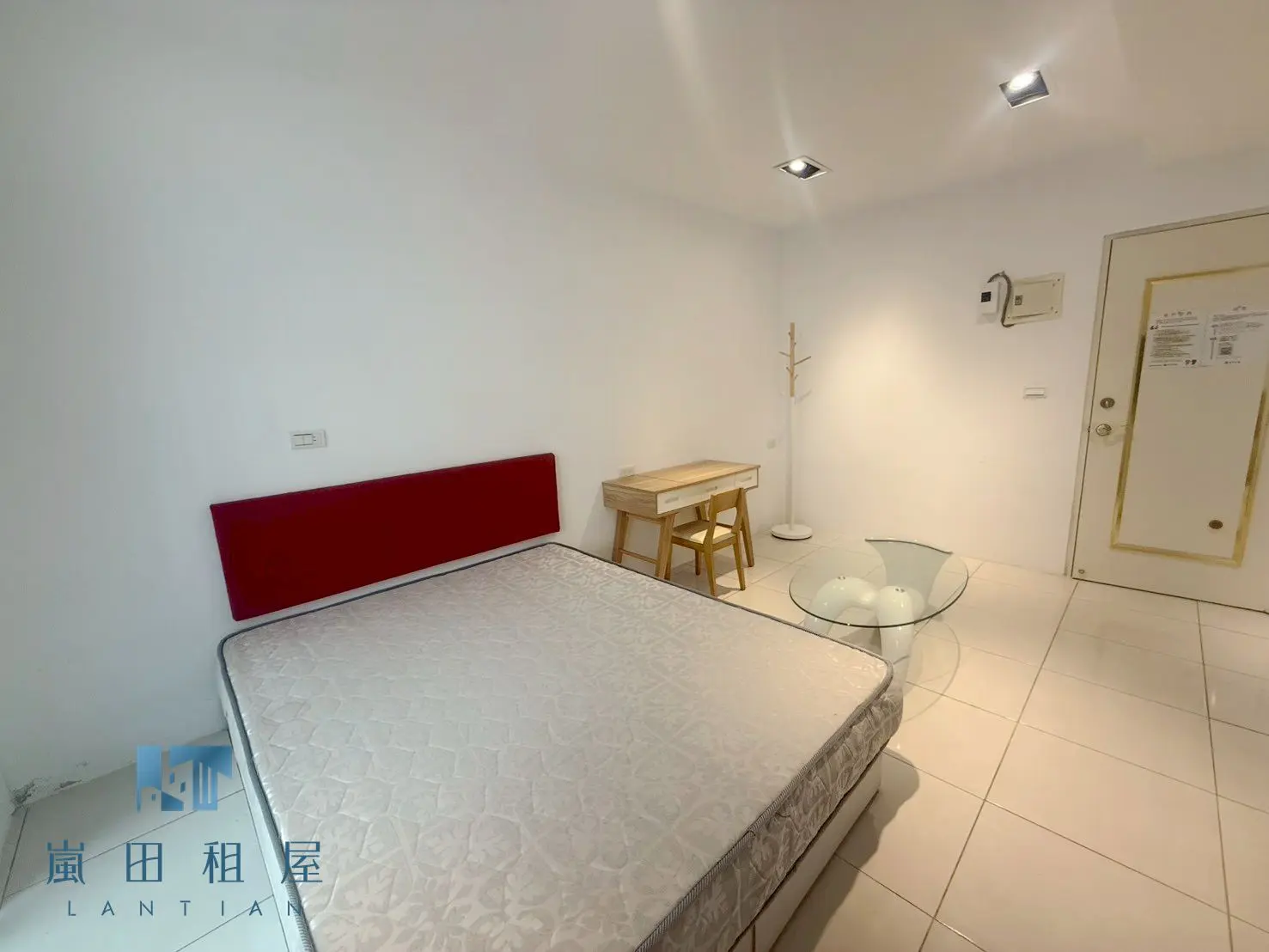 Room for rent in Beitun District, Taichung City | NT$ 12 500 | 8 ping slide 0